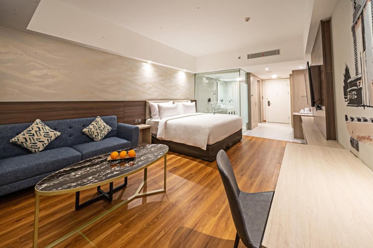 Platinum Hotel Tunjungan Surabaya Esterno foto