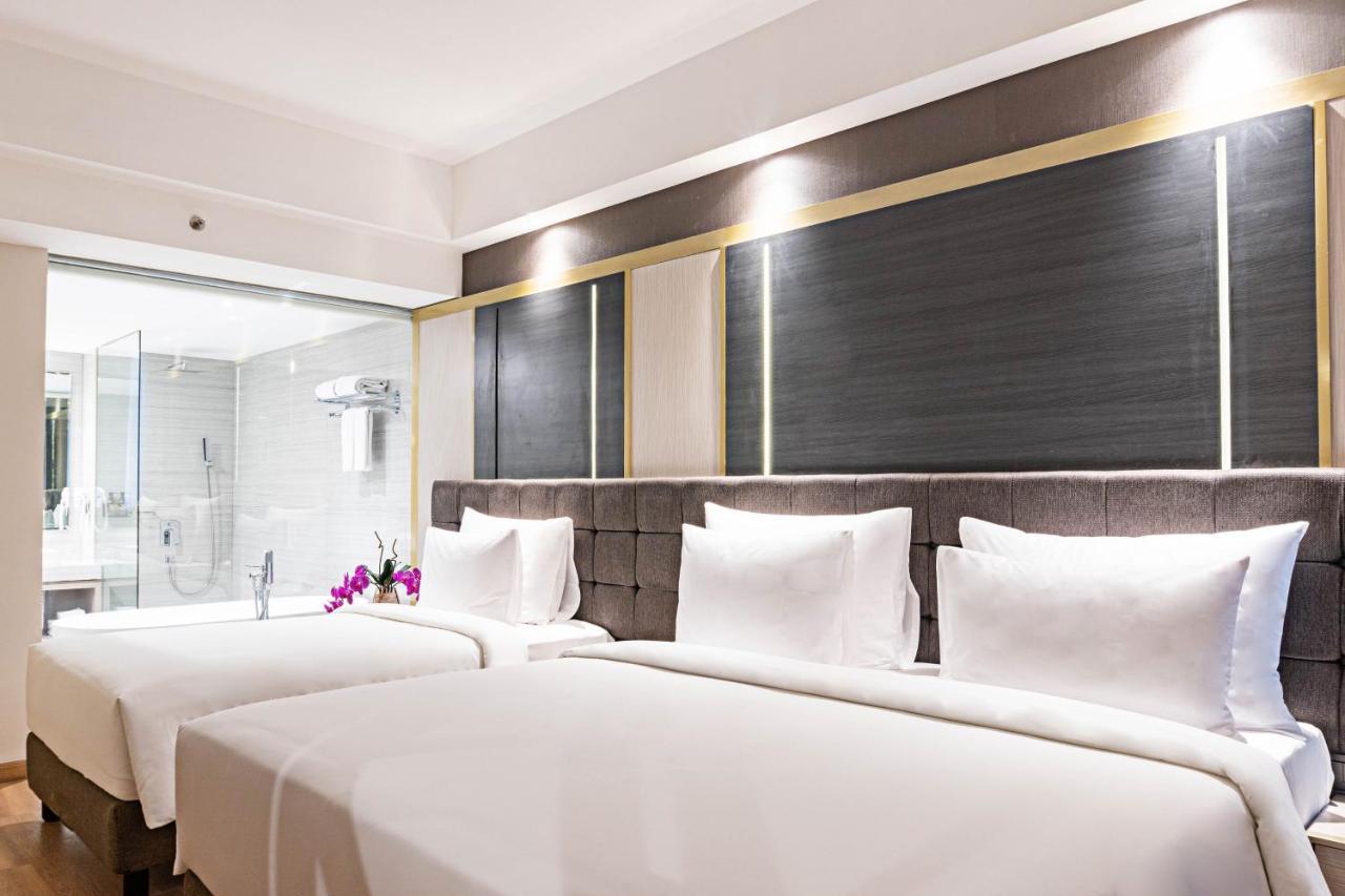 Platinum Hotel Tunjungan Surabaya Esterno foto