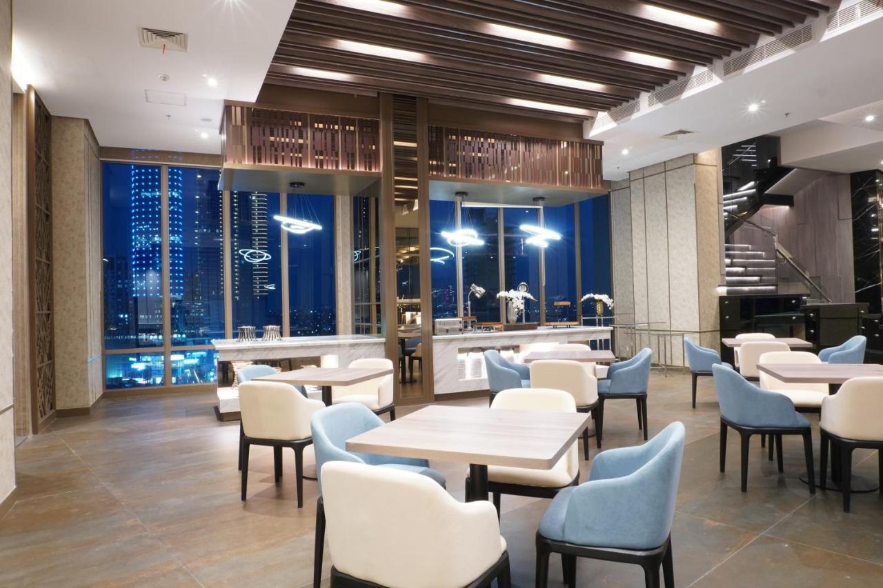 Platinum Hotel Tunjungan Surabaya Esterno foto