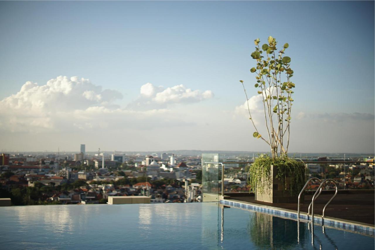 Platinum Hotel Tunjungan Surabaya Esterno foto