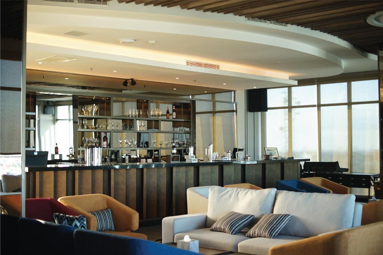 Platinum Hotel Tunjungan Surabaya Esterno foto