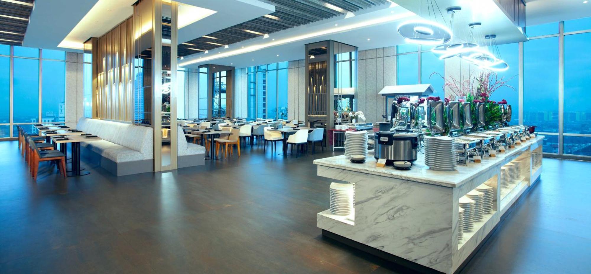 Platinum Hotel Tunjungan Surabaya Esterno foto