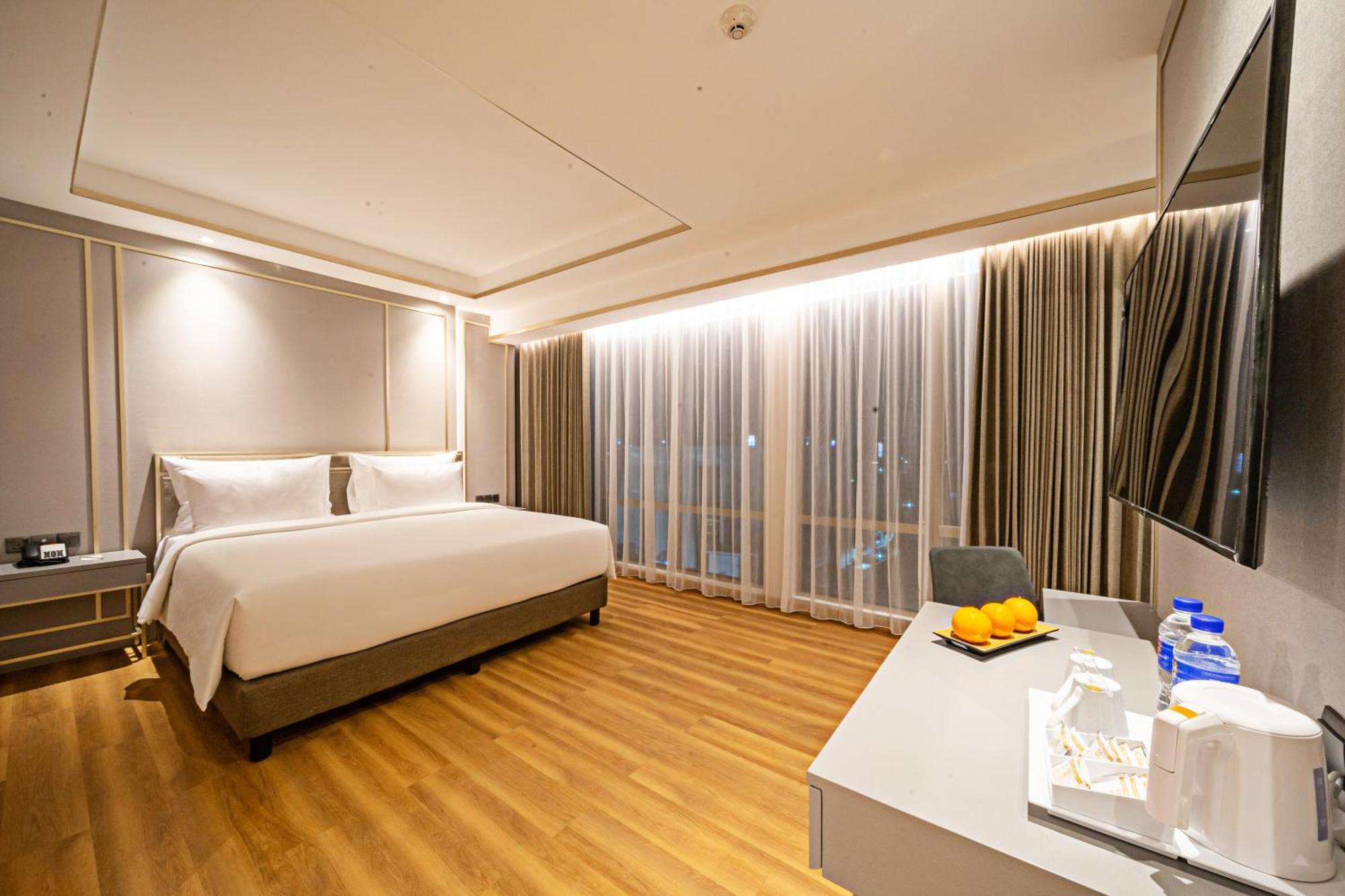 Platinum Hotel Tunjungan Surabaya Esterno foto