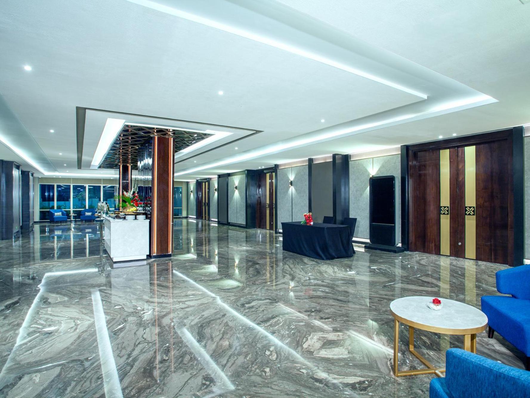 Platinum Hotel Tunjungan Surabaya Esterno foto