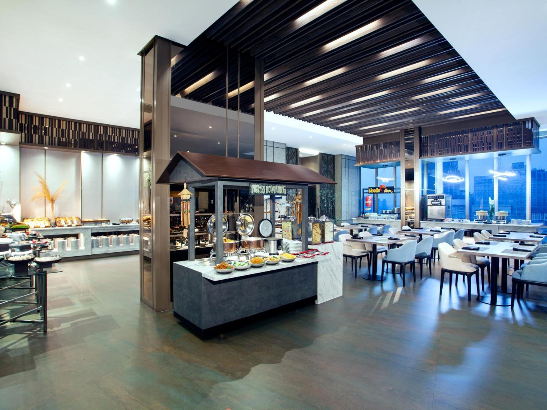 Platinum Hotel Tunjungan Surabaya Esterno foto